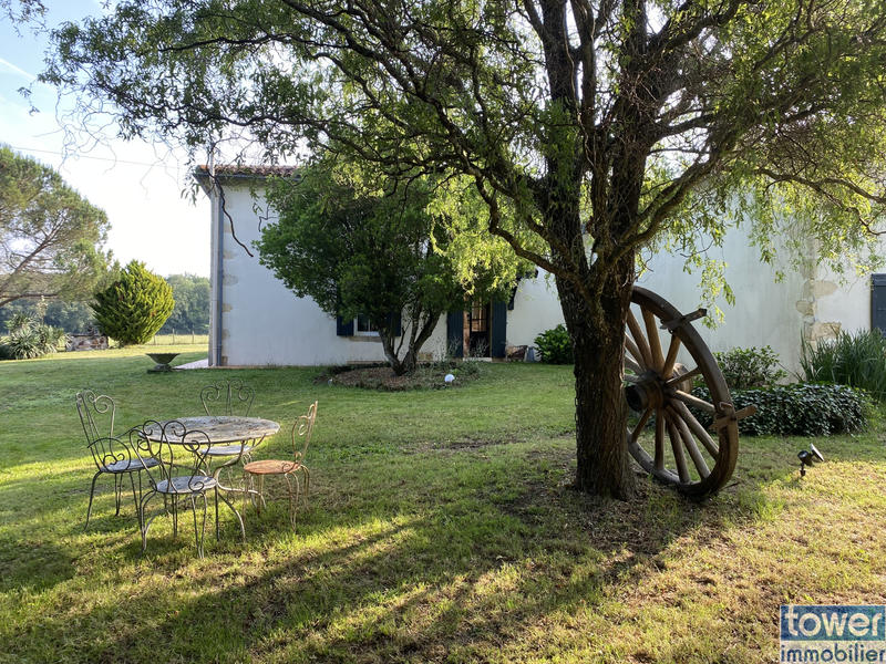 Propriété - 460 m² - 15 pièces