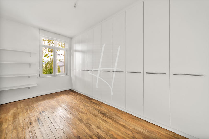 Maison - 220 m² - 9 pièces