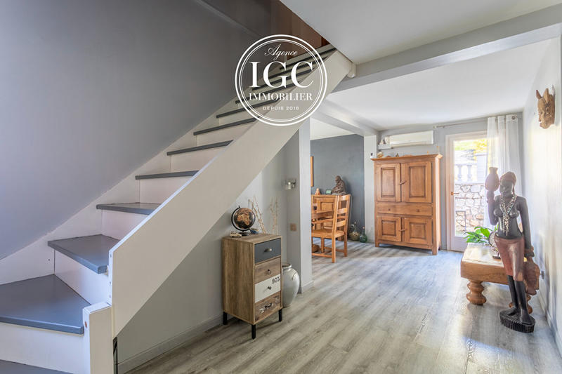 Maison - 101 m² - 5 pièces