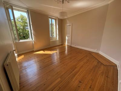 Appartement - 105 m² - 3 pièces