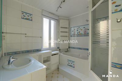 Chambre - 12 m² - 5 pièces