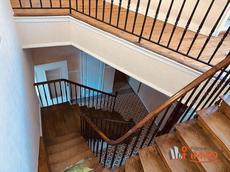 Maison - 285 m² - 10 pièces