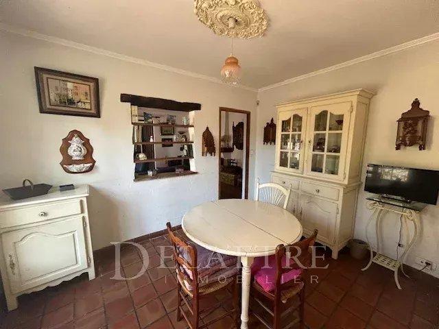 Villa - 136 m² - 10 pièces