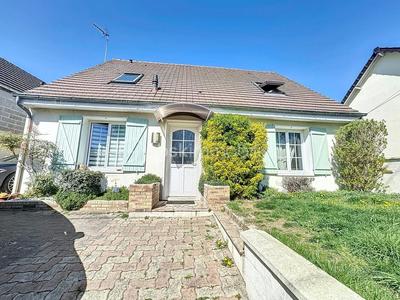 Maison traditionnelle - 143 m² - 8 pièces