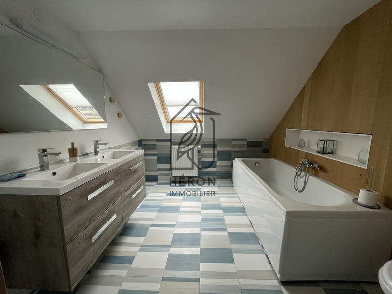 Maison - 104 m² - 4 pièces