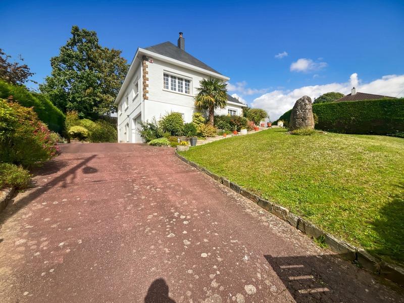 Maison - 166 m² - 7 pièces