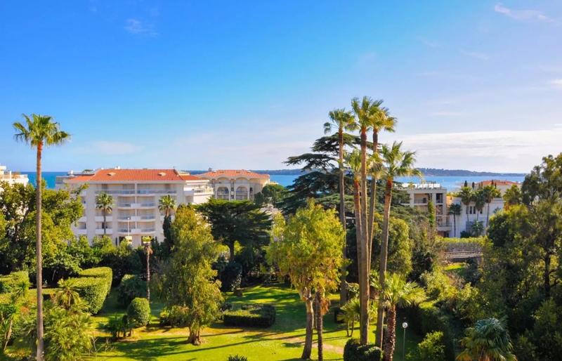 Appartement - 90 m² - 3 pièces