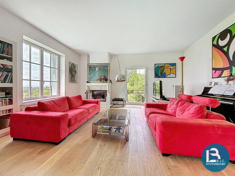 Maison ancienne - 217 m² - 6 pièces