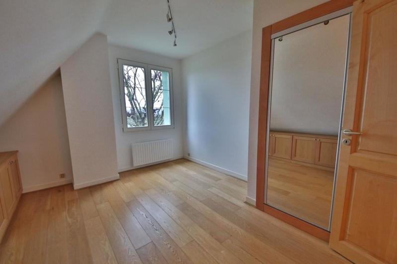 Maison - 211 m² - 10 pièces