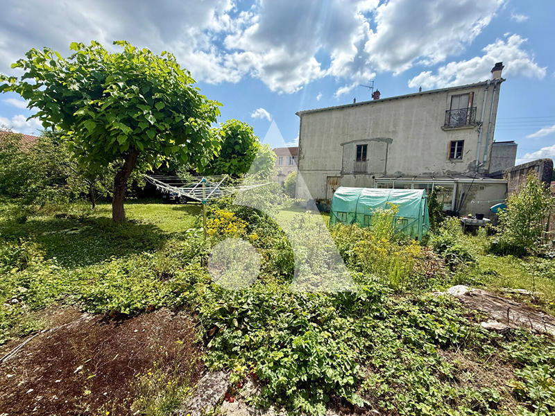 Maison - 215 m² - 9 pièces