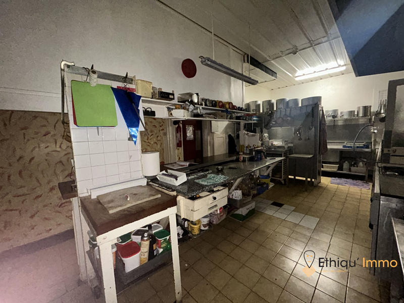 Maison - 700 m² - 17 pièces