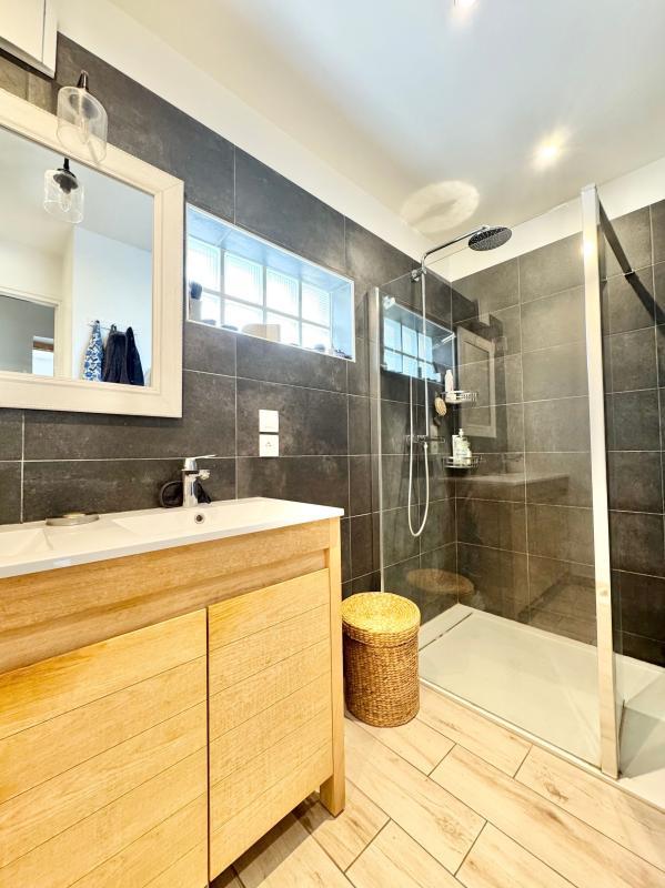 Maison - 186 m² - 8 pièces