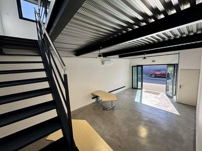 Local commercial - 110 m² - 2 pièces