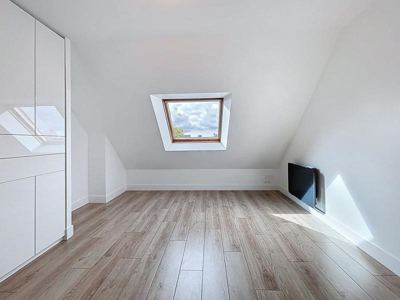 Maison - 222 m² - 7 pièces