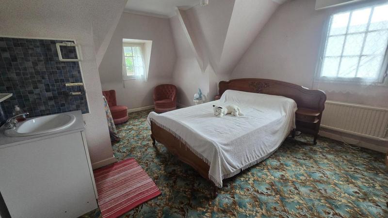 Maison - 235 m² - 8 pièces