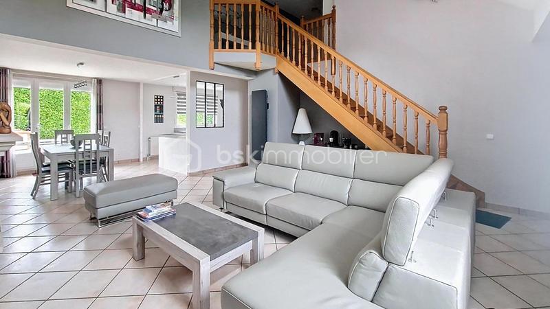 Maison - 158 m² - 7 pièces