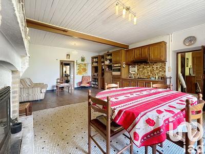 Maison - 147 m² - 5 pièces