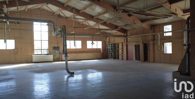 Local commercial - 978 m²