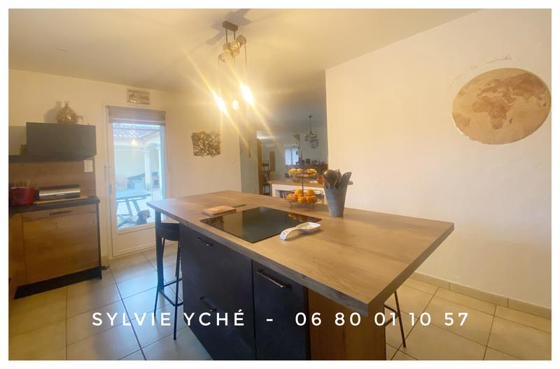 Villa - 151 m² - 6 pièces
