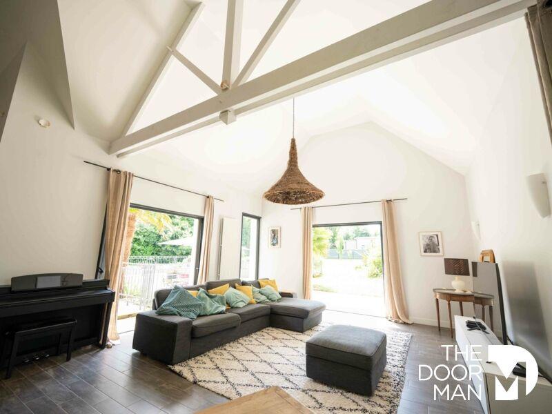 Maison - 264 m² - 10 pièces