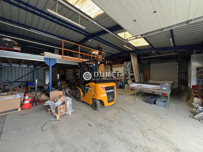 Local d'activités - 257 m²