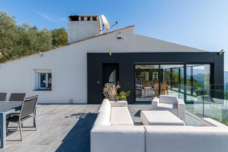 Villa - 233 m² - 8 pièces