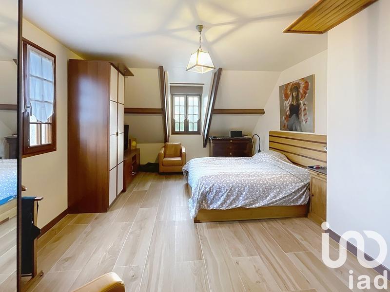 Maison - 250 m² - 4 pièces