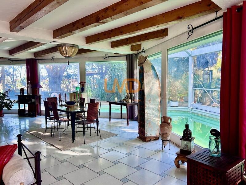 Maison d'architecte - 405 m² - 8 pièces