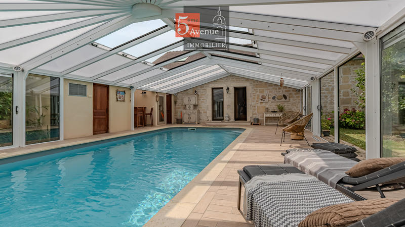 Maison - 550 m² - 15 pièces