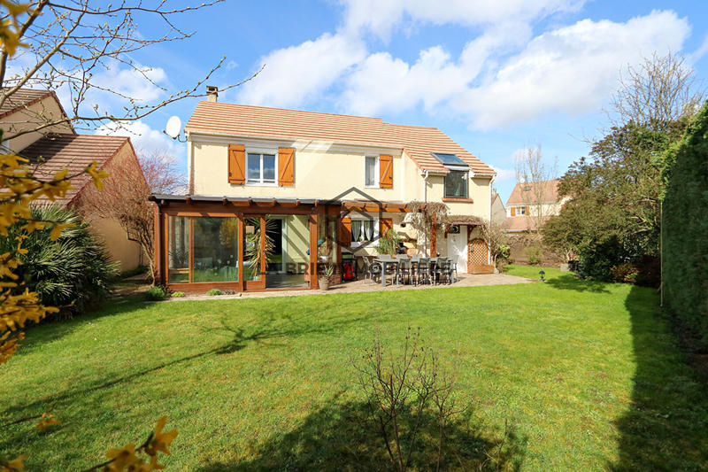 Maison - 135 m² - 6 pièces