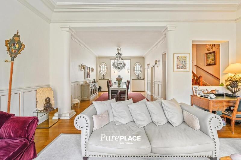 Maison de ville - 321 m² - 11 pièces