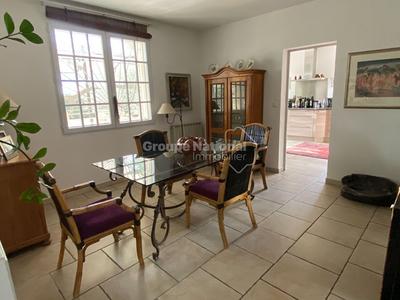 Maison - 230 m² - 6 pièces