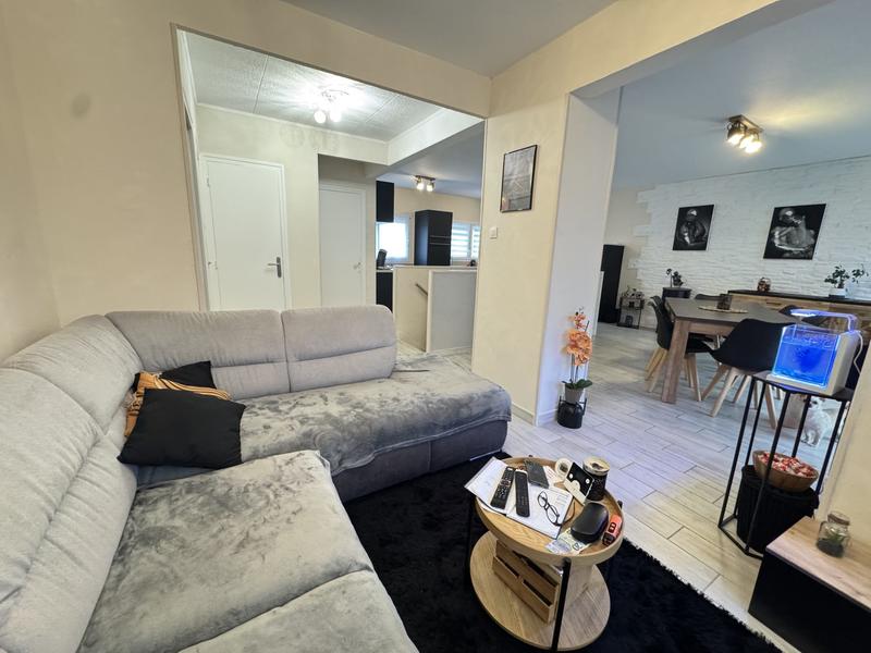 Maison - 98 m² - 4 pièces