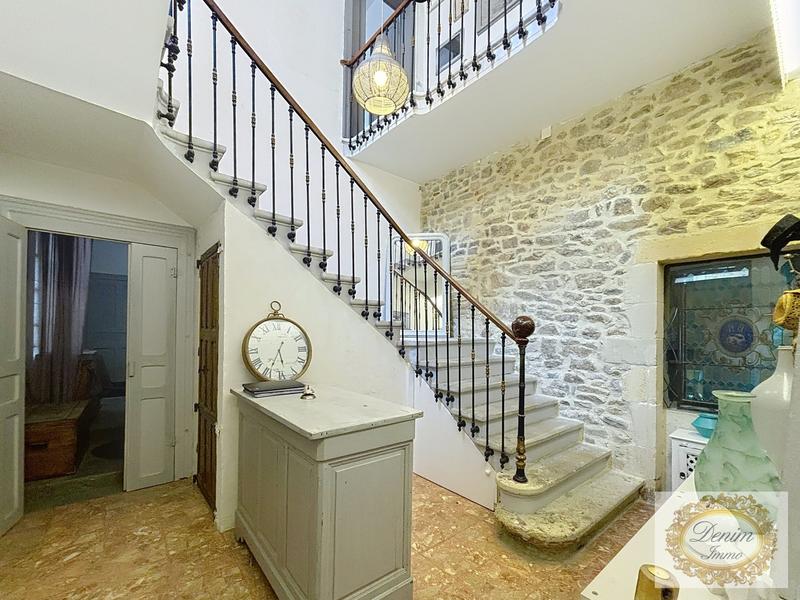 Maison - 213 m² - 6 pièces