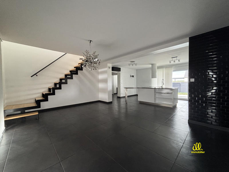 Maison - 150 m² - 6 pièces