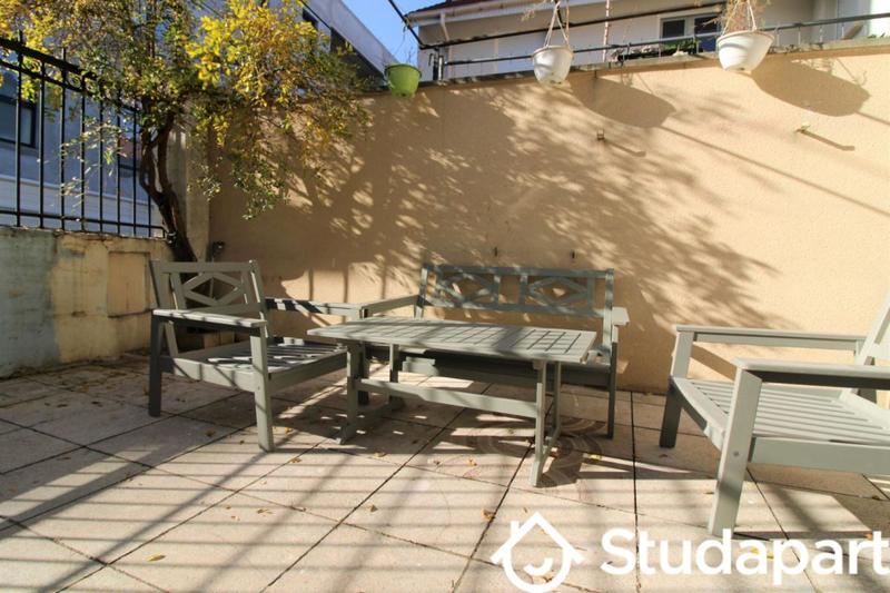 Chambre - 80 m² - 1 pièce