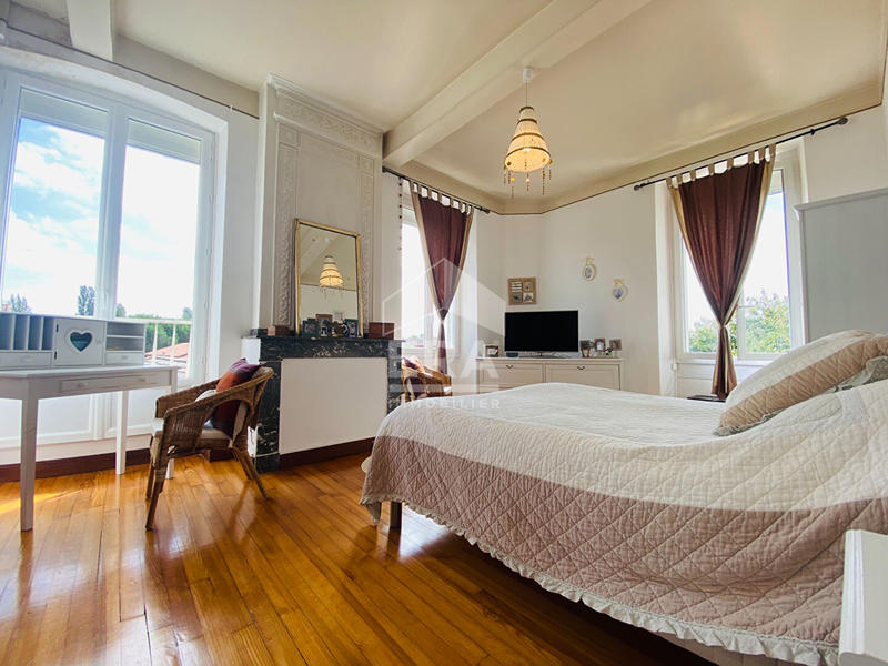 Immeuble - 12 pièces