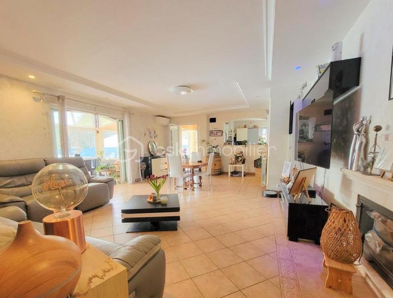 Villa - 240 m² - 8 pièces