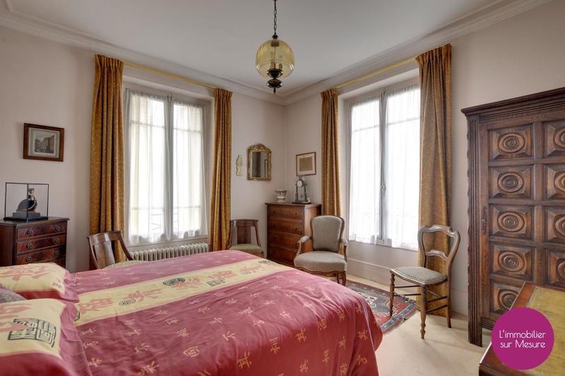 Villa - 260 m² - 9 pièces