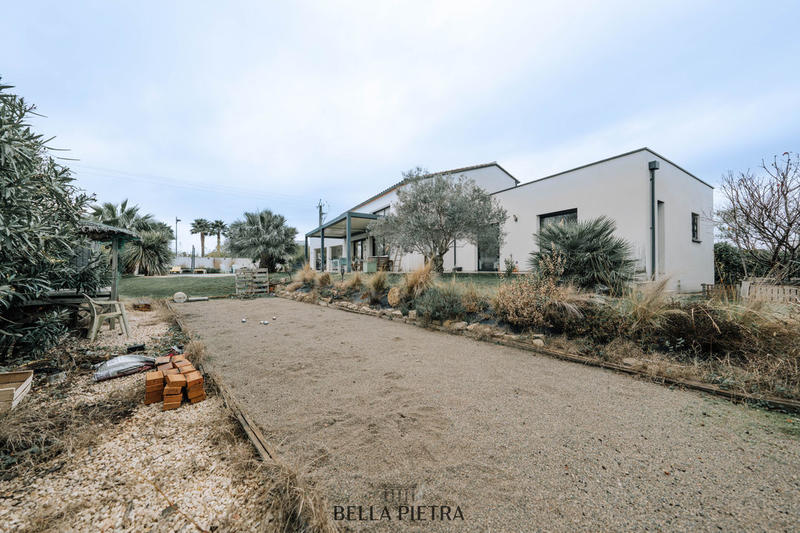 Maison - 218 m² - 5 pièces