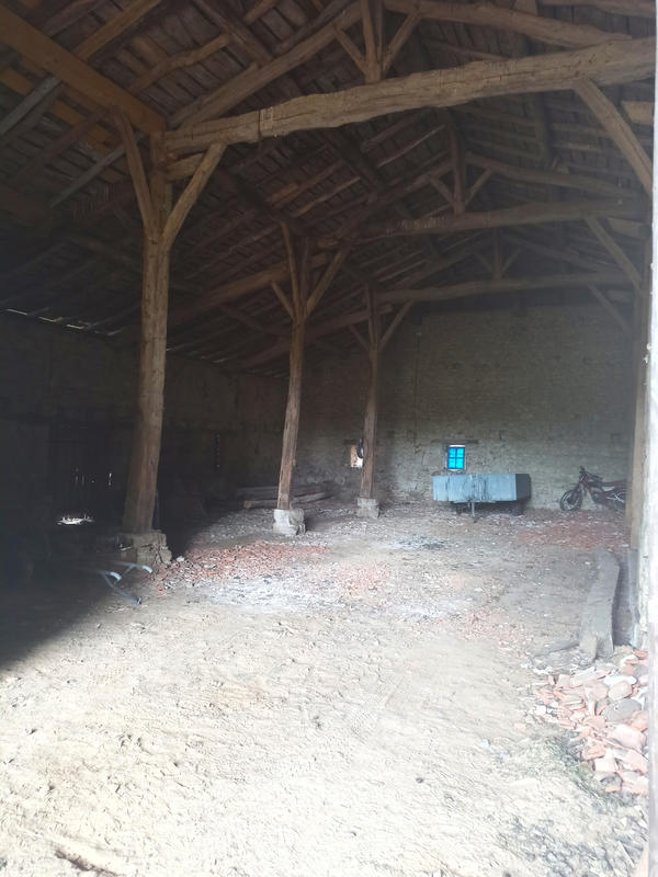 Maison - 250 m² - 1 pièce