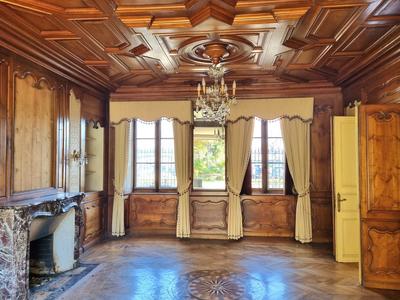 Maison - 256 m² - 10 pièces