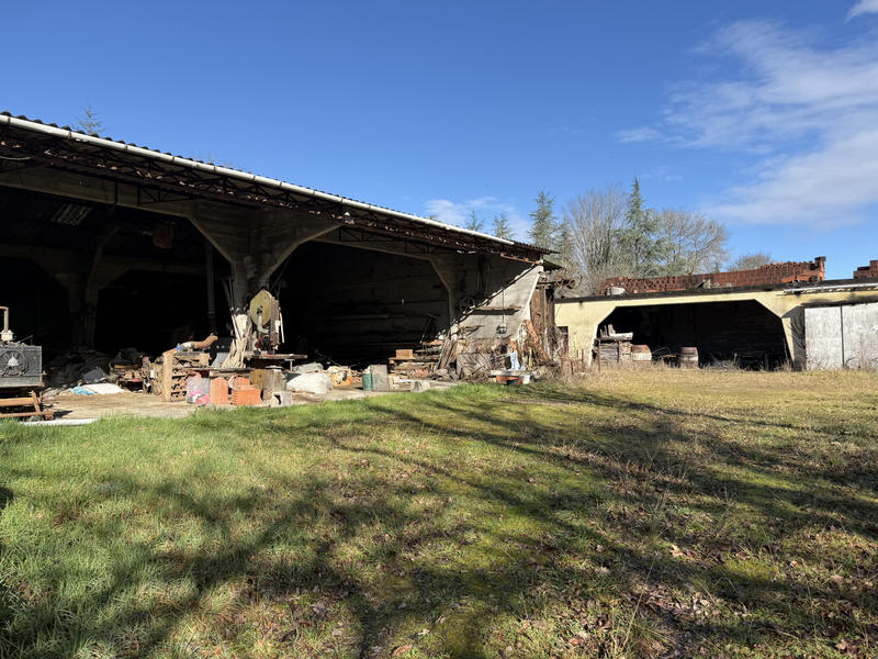 Maison - 235 m² - 8 pièces