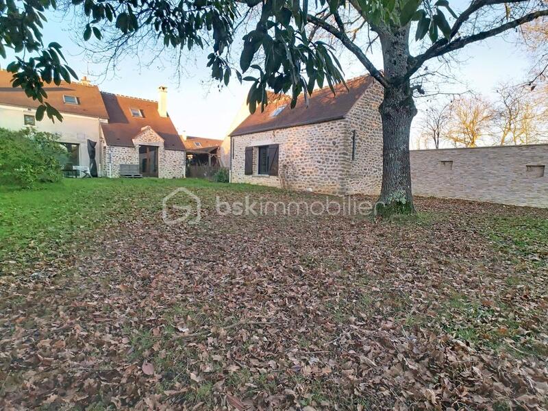 Maison - 202 m² - 6 pièces