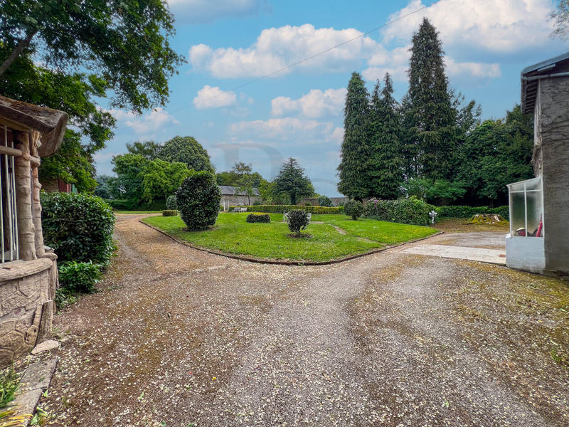 Maison - 358 m² - 11 pièces