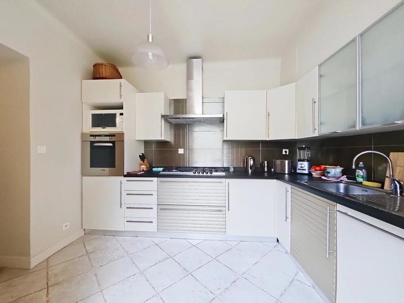 Appartement - 111 m² - 5 pièces