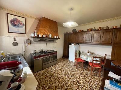 Maison - 205 m² - 8 pièces