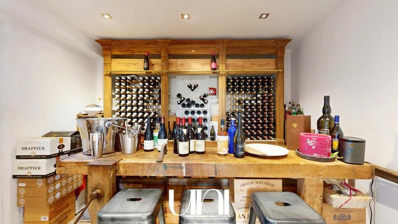 Maison de ville - 232 m² - 8 pièces