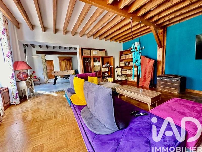 Maison - 250 m² - 8 pièces