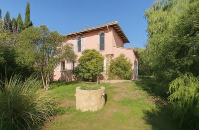 Maison - 220 m² - 7 pièces
